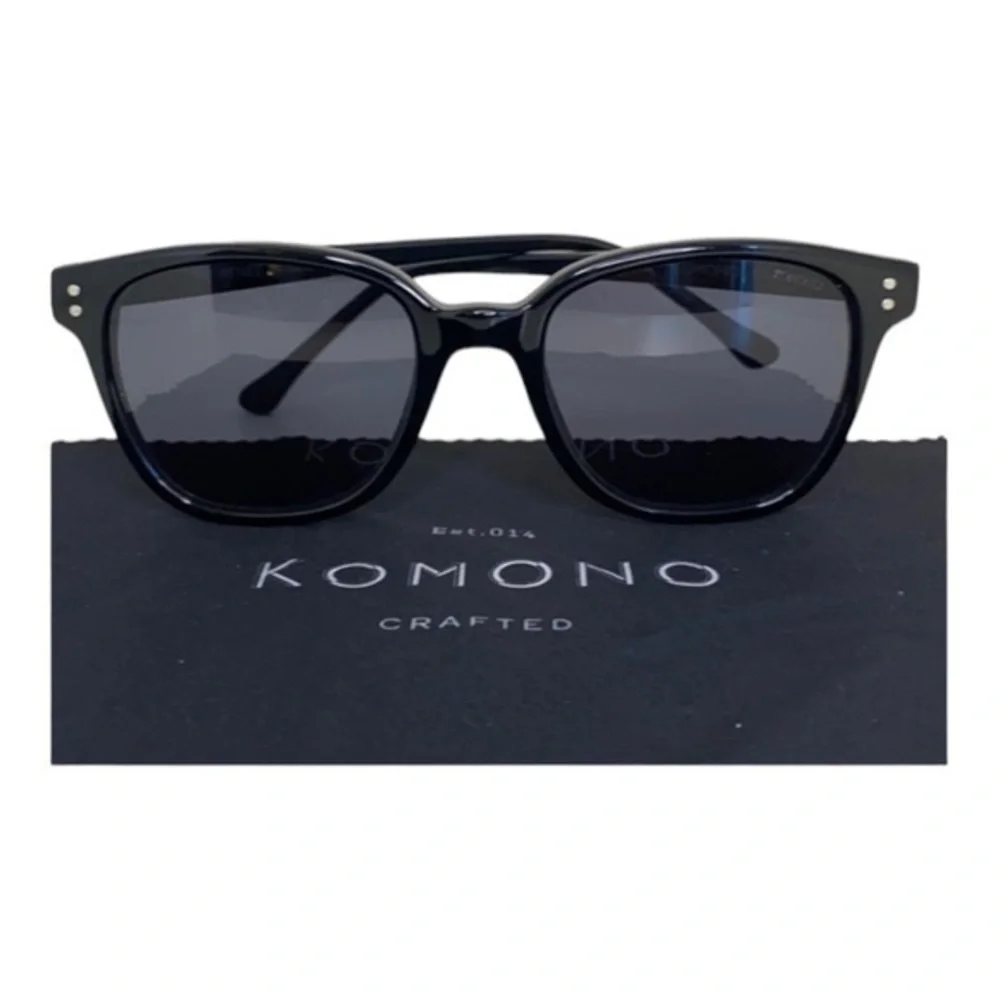 Sunglasses NEW Komono Women's glossy black Renee